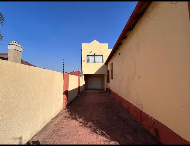 4 BEDROOM HOUSE FOR SALE IN KENSINGTON